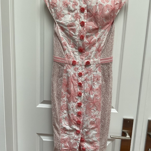 NWT Byron Lars Beguile Coral Lace Button Back Sheath Dress Size 2 - Picture 4 of 5